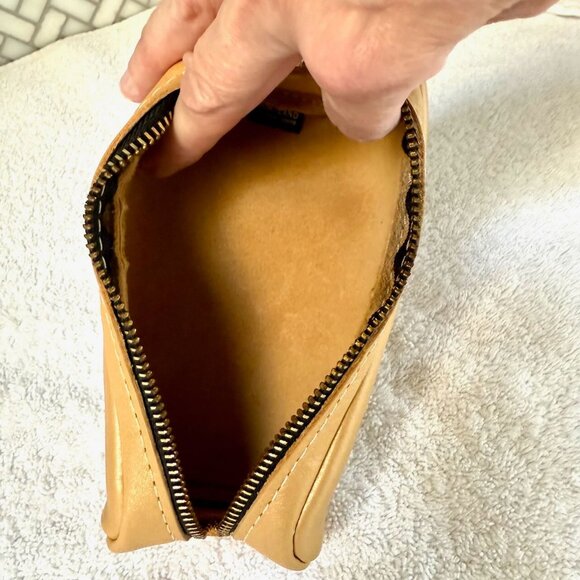 Portland Leather Goods Champagne Ballpark Pouch - Brand New - Picture 8 of 8